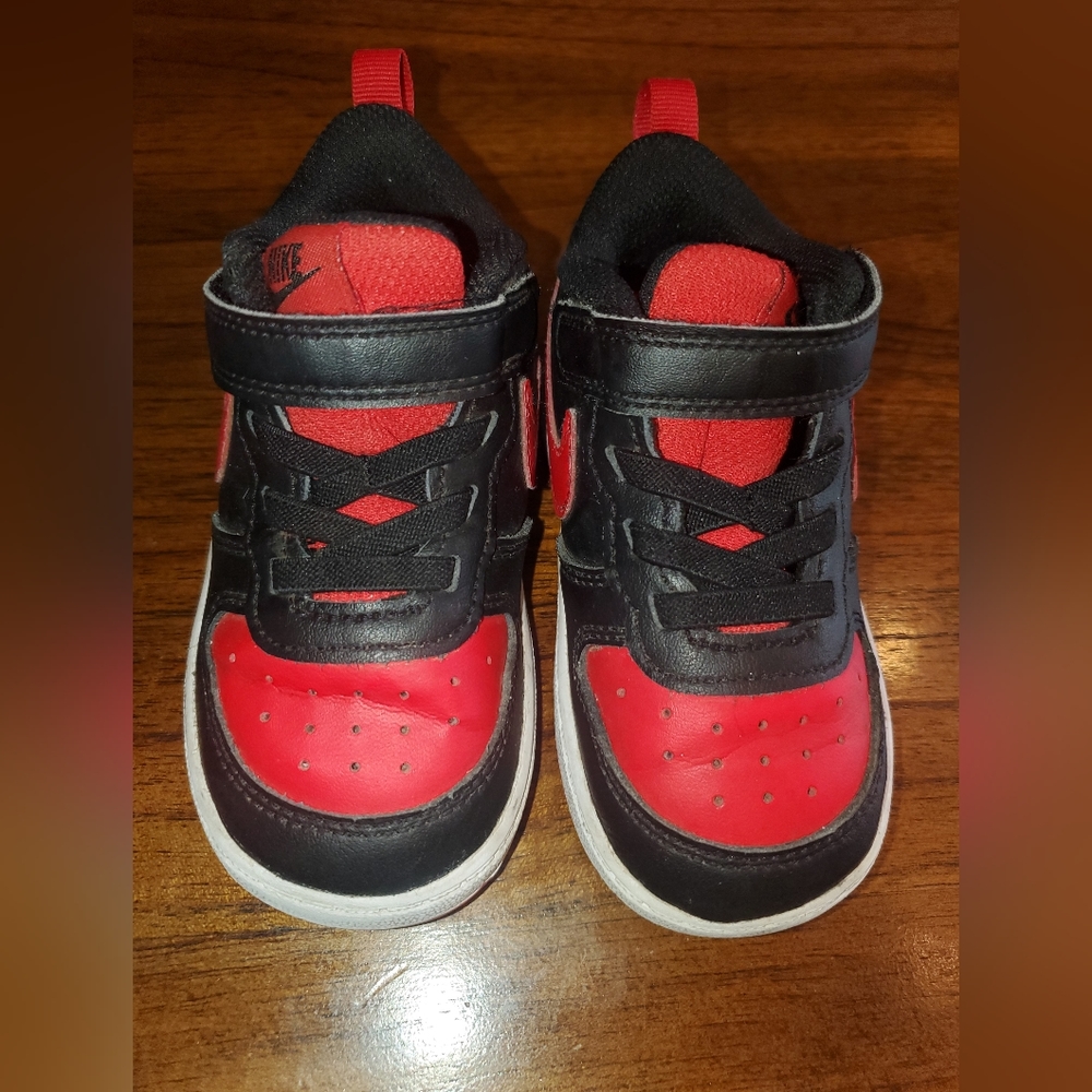 Kids size 7C Nike Court Borough Low-2. Black and red.